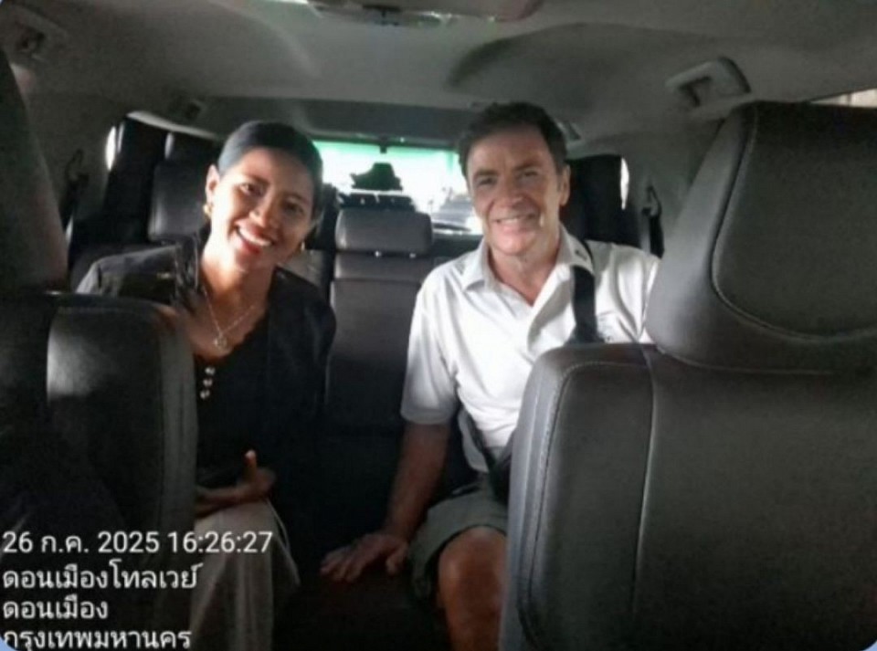 รับลูกค้าจากสนามบินดอนเมืองไปจังหวัดกาฬสินธุ์